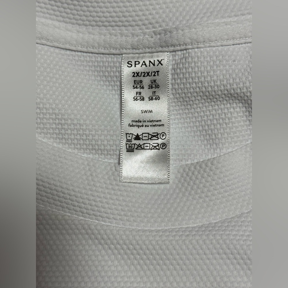 SPANX Pique Long Sleeve Swim Shirt
Crisp White ~ NWT - Picture 9 of 13